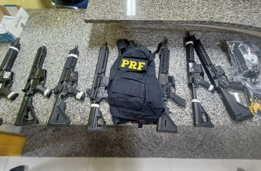 PRF apreende fuzis e droga sintética em veículo que saiu do Mato Grosso do Sul