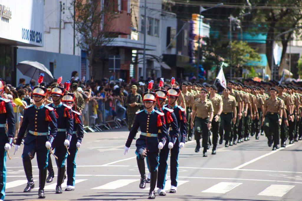 Desfile: Com público de 10 mil pessoas, tradição e admiração celebram a Independência do Brasil
