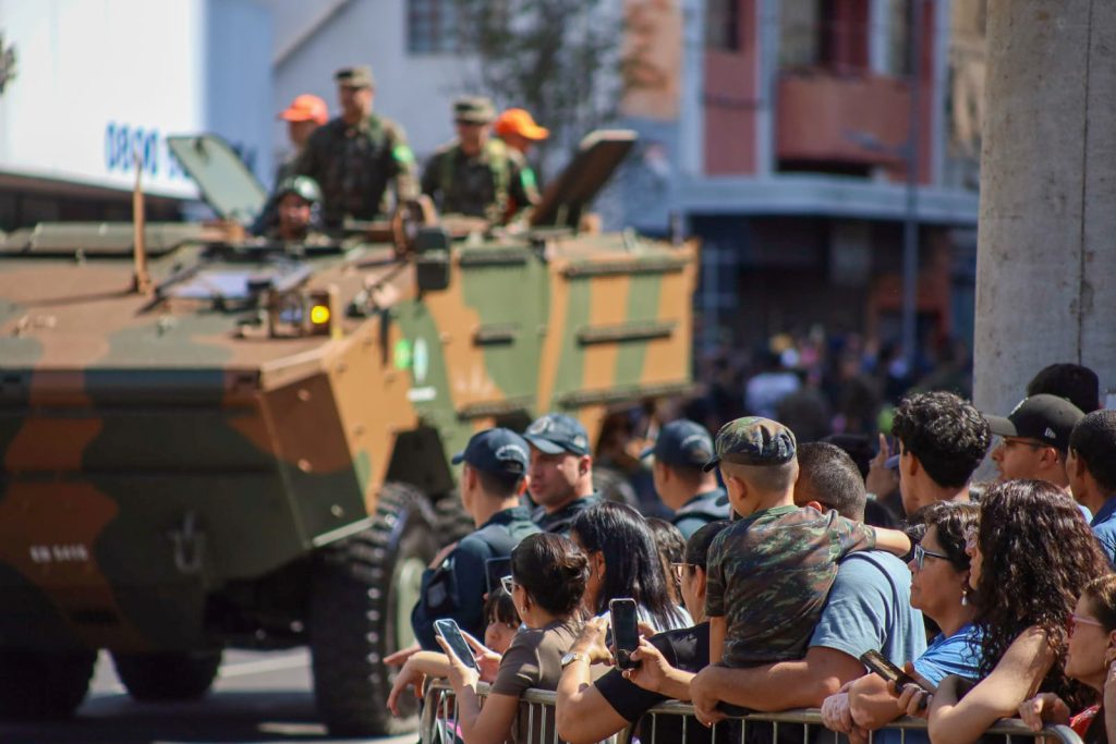 Desfile: Com público de 10 mil pessoas, tradição e admiração celebram a Independência do Brasil