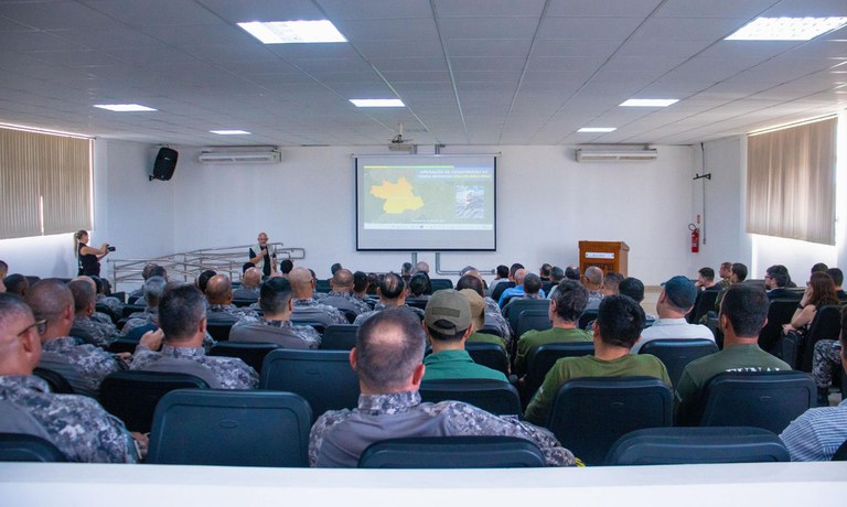 Governo do Brasil inicia força-tarefa em defesa dos povos indígenas na Terra Indígena Uru-Eu-Wau-Wau (RO)