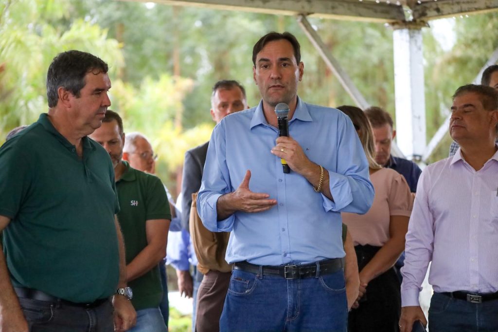 Governo do Estado inaugura pavimentação da Estrada Municipal NA-18, em Nova Andradina Governo do Estado inaugura pavimentação da Estrada Municipal NA-18, em Nova Andradina