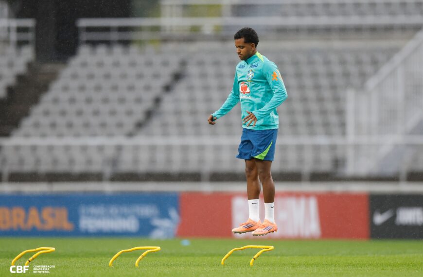 Rodrygo retorna à Seleção em sua “melhor versão” e exalta reencontro com Ancelotti