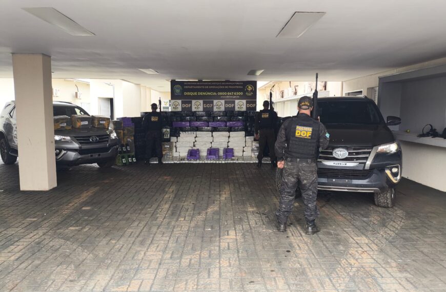 DOF recupera caminhonetes furtadas e apreende quase 3,7 toneladas de drogas