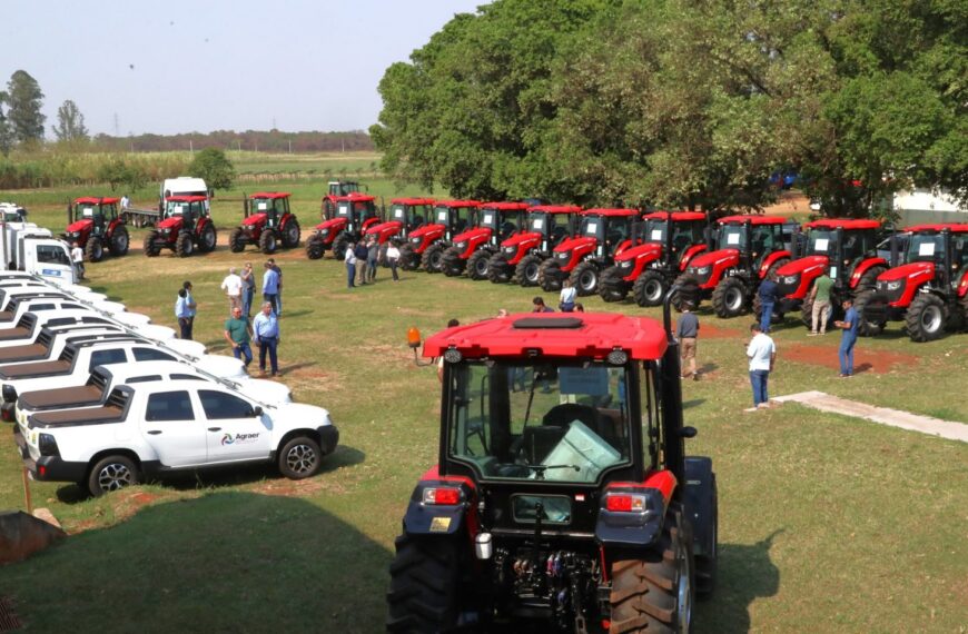 Para melhoria da agricultura familiar em 20 municípios, Governo de MS entrega equipamentos