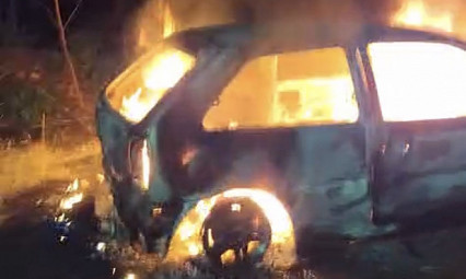 Irmãos são presos acusados de assassinar homem e colocar fogo no carro com ele dentro