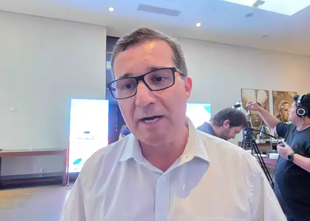 PP e PL dividem "espólio" tucano após saída de Riedel e Reinaldo PP e PL dividem "espólio" tucano após saída de Riedel e Reinaldo