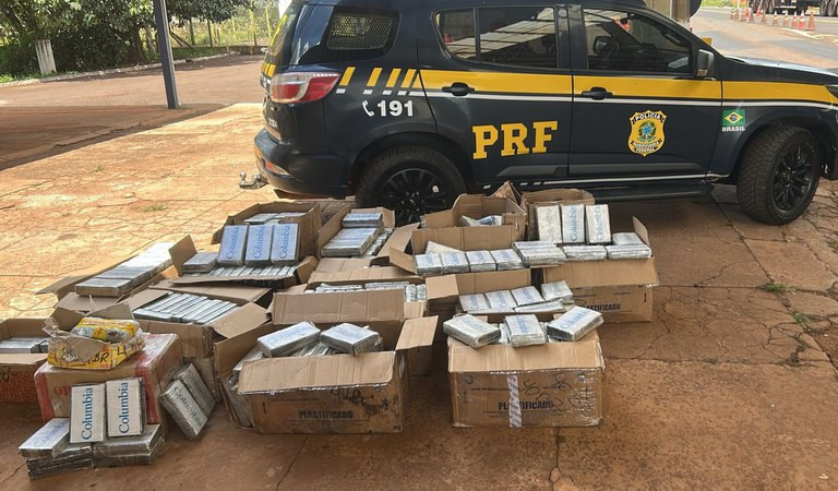 Polícia apreende 629 quilos de cocaína pura em caminhão com minério de ferro