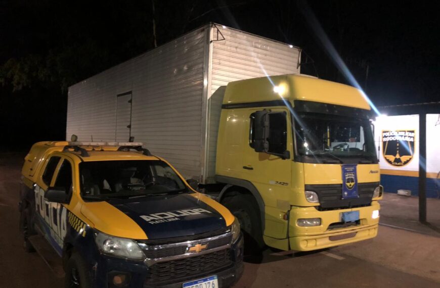 Caminhão roubado é recuperado em Ponta Porã; motorista segue desaparecido