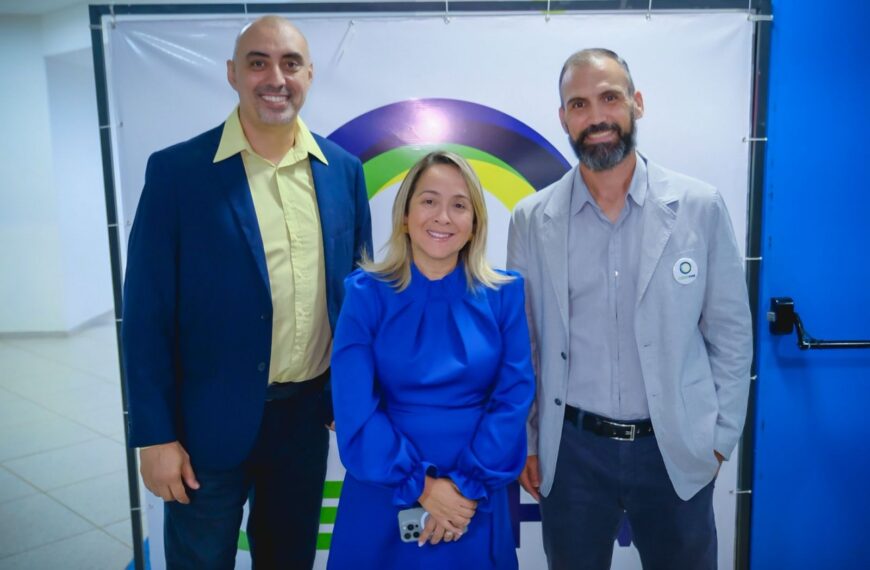 Lia Nogueira anuncia emenda para reforçar ensino técnico