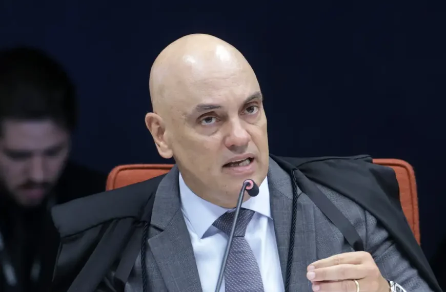 Moraes vota por condenar mais 5 réus da trama golpista e absolver um