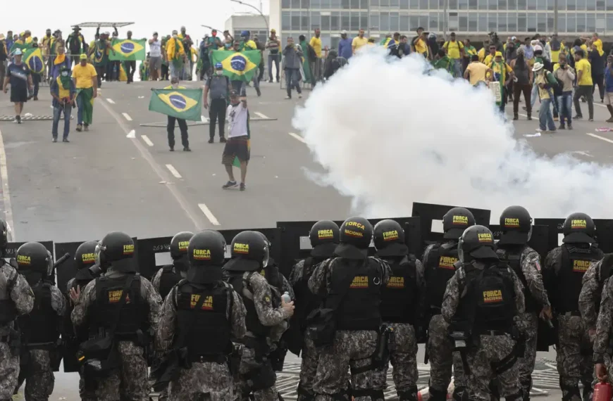 STF forma maioria para condenar cinco PMs do DF a 16 anos pelo 8/1 