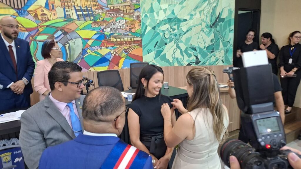 Em sessão solene, Jelson Bernabé assume a presidência da Câmara em Ponta Porã