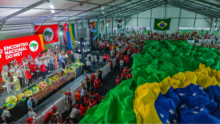 Ministra Márcia Lopes participa do encerramento do 14º Encontro Nacional do MST e reforça protagonismo das mulheres do campo
