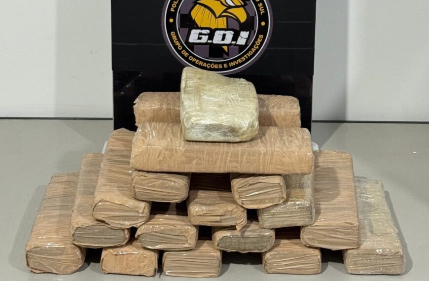 Mulheres são presas com maconha e cocaína em casa usada para distribuição de drogas