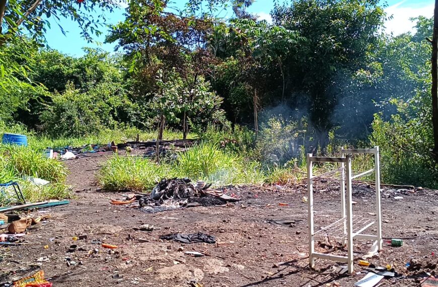 Corpo carbonizado é encontrado na periferia de Dourados