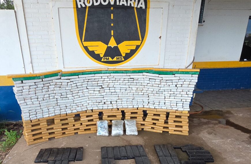 Mais de meia tonelada de drogas é apreendida após perseguição e capotamento em Ponta Porã