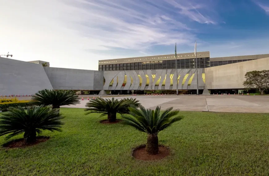 STJ afasta cautelarmente ministro acusado de importunação sexual