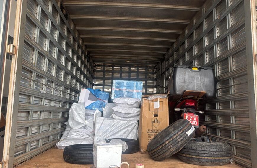 Receita Federal apreende aproximadamente R$ 1 mi em mercadorias e remédios para emagrecer