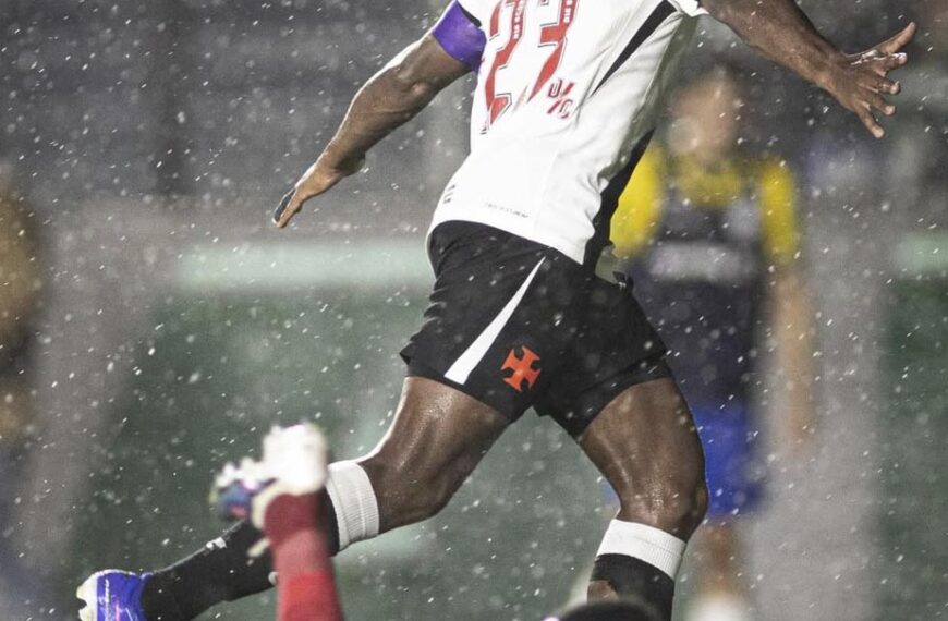 Vasco vence o Palmeiras e conquista primeira vitória no Brasileirão