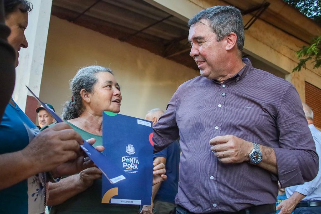 Dignidade e direito garantido: 820 famílias recebem títulos de regularização fundiária no Nova Itamarati Dignidade e direito garantido: 820 famílias recebem títulos de regularização fundiária no Nova Itamarati