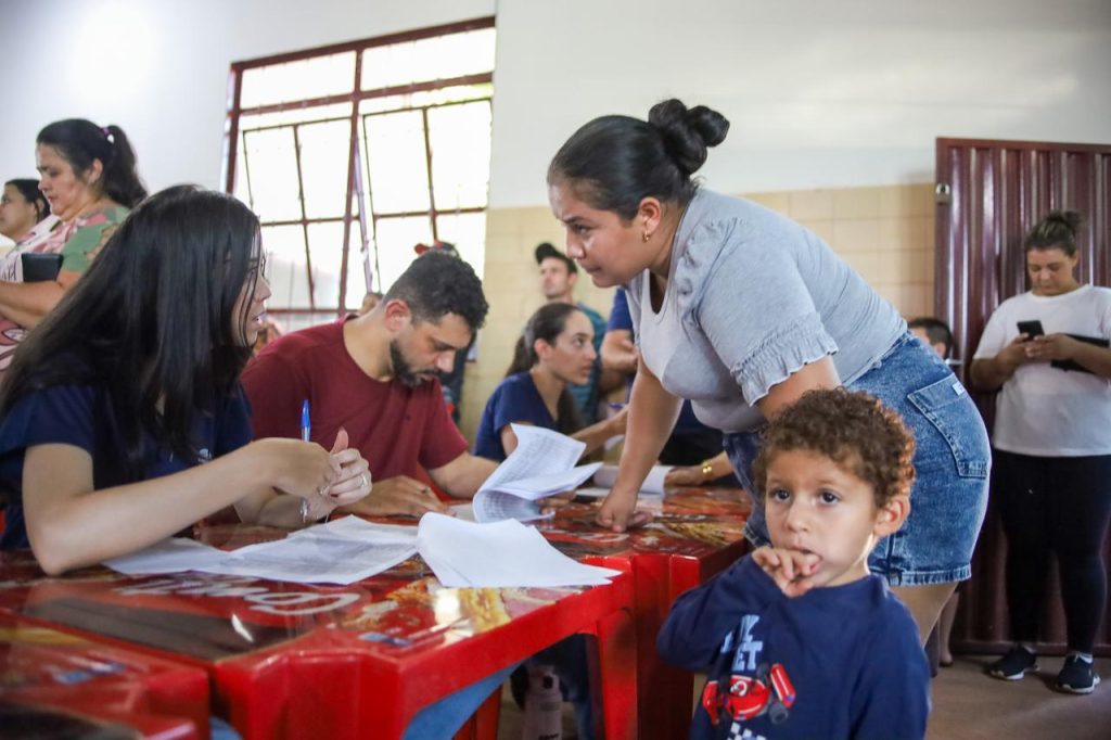 Dignidade e direito garantido: 820 famílias recebem títulos de regularização fundiária no Nova Itamarati Dignidade e direito garantido: 820 famílias recebem títulos de regularização fundiária no Nova Itamarati