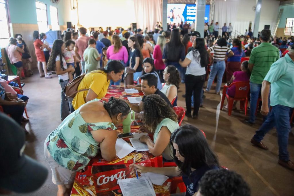 Dignidade e direito garantido: 820 famílias recebem títulos de regularização fundiária no Nova Itamarati Dignidade e direito garantido: 820 famílias recebem títulos de regularização fundiária no Nova Itamarati