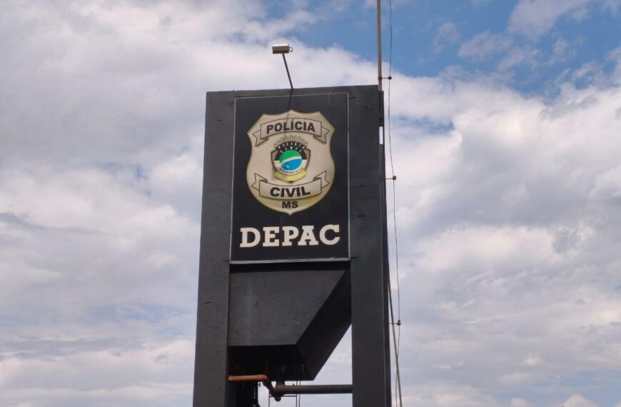 Motorista invade preferencial, atropela mulher e a deixa em estado grave