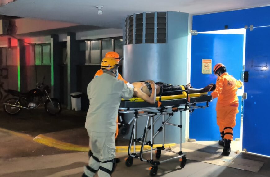 Briga envolvendo rixa antiga termina com rapaz morto com tesourada no pescoço