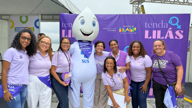 Tenda Lilás amplia acesso à informação e fortalece rede de proteção às mulheres em Vitória Equipe da Tenda Lilás em Vitória (ES). Foto: Eliane Barros/MMulheres