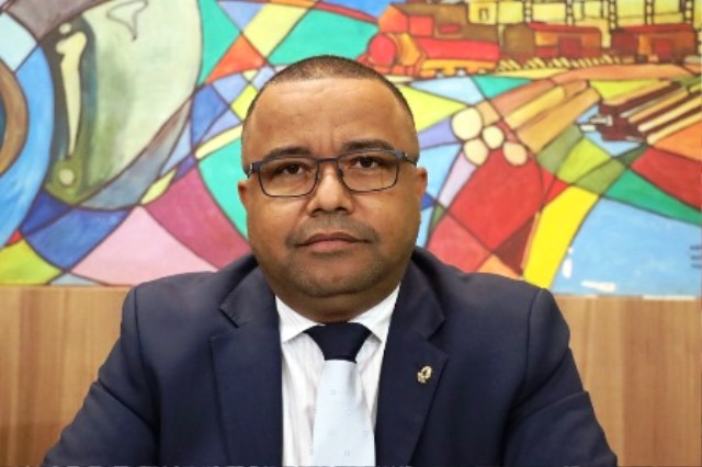 Jelson Bernabé cobra pavimentação e centro de lazer no Residencial Ponta Porã I