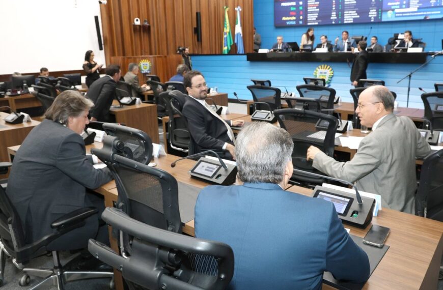 Deputados votam campanha contra adultização de crianças nas redes sociais