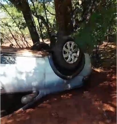 Carro capota na MS-164 e idosa morre presa às ferragens