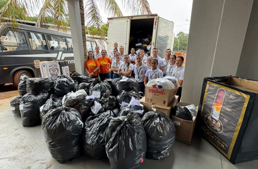 Polícia recebe 1,5 tonelada de agasalhos arrecadados pelos alunos do curso de Formação