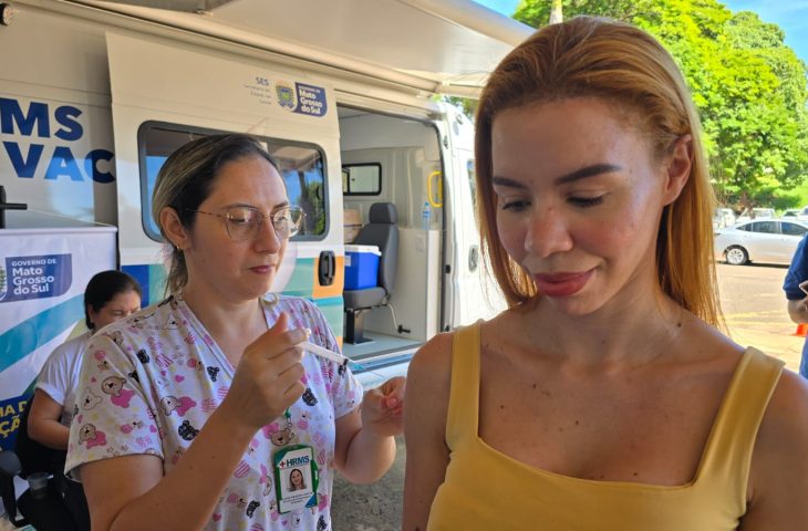 Servidores do Hospital Regional de MS são vacinados contra influenza