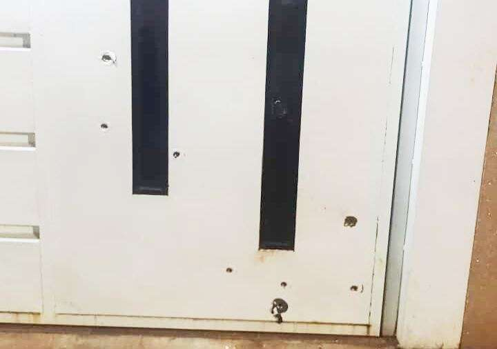 Funcionários de câmara municipal são alvos de atentados a tiros