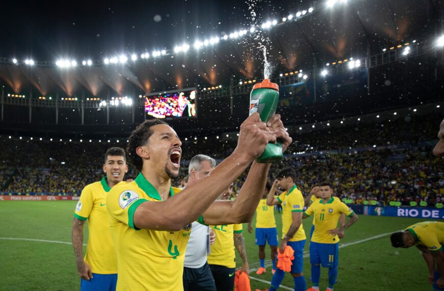 Marquinhos empata com Leão e Ronaldo em número de jogos pela Seleção