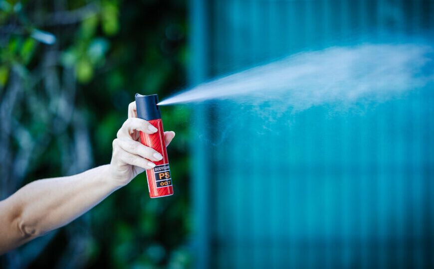 Autodefesa: Senado aprova uso de spray de pimenta por mulheres