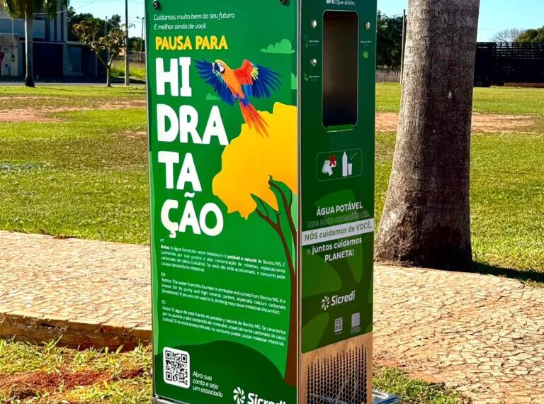 Sicredi entrega bebedouro público em Bonito e reforça compromisso com a qualidade de vida da comunidade
