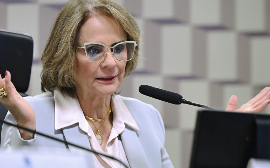 Damares cita petista atacada por Ciro Gomes para defender Michelle Bolsonaro