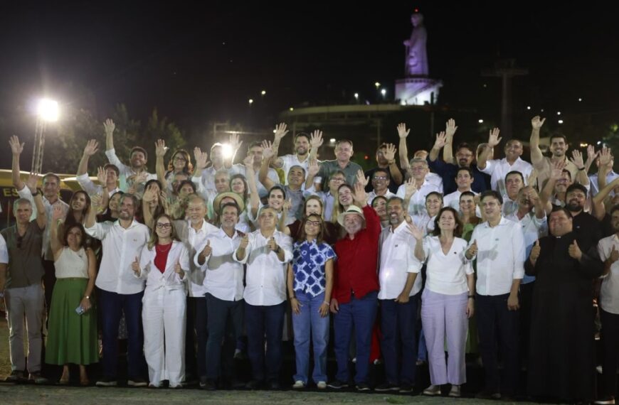 MEC entrega 40 novos ônibus para municípios cearenses