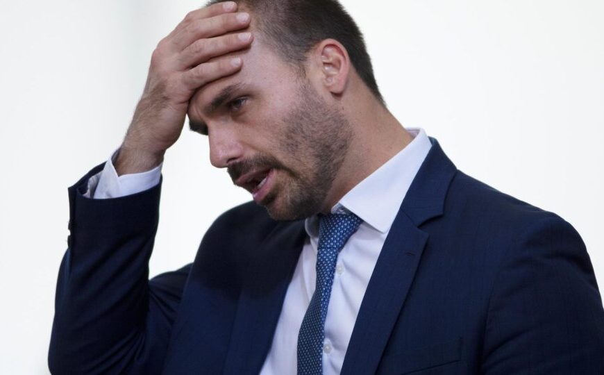 Defensoria aponta contradição e pede redução de pena de Eduardo Bolsonaro no STF