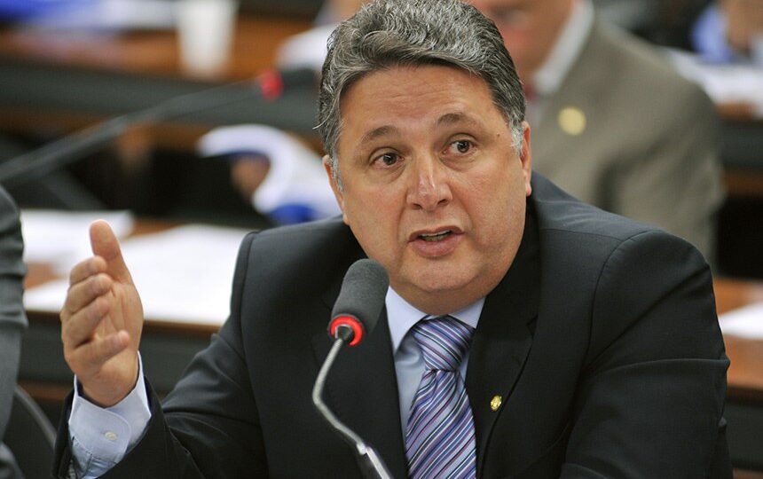 PL tenta trocar candidato no Rio por Garotinho para ganhar apoio nacional do Republicanos