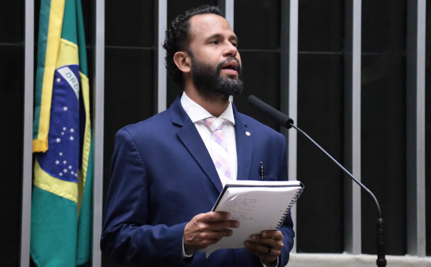 Deputado do PSOL quer declarar Milei persona non grata no Brasil