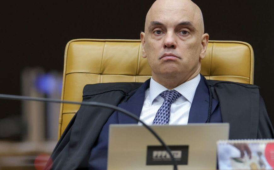 Moraes dá 48 horas para defesa de Daniel Silveira explicar vídeo ao lado de pré-candidato