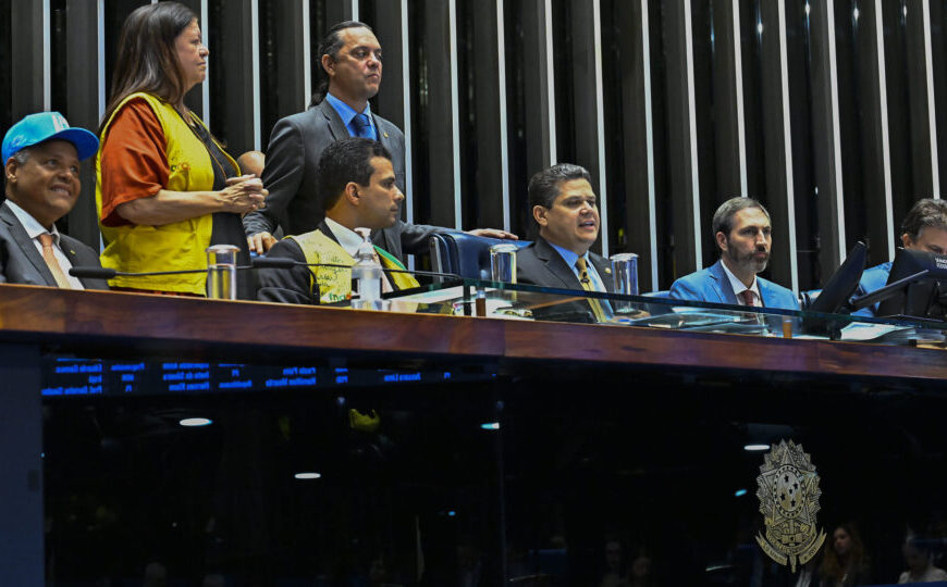 Em derrota para governo Lula, Senado aprova PEC com impacto de R$ 27 bilhões
