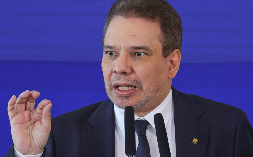 Ministro da Justiça do Brasil reage a sanções dos EUA e cobra respeito à soberania