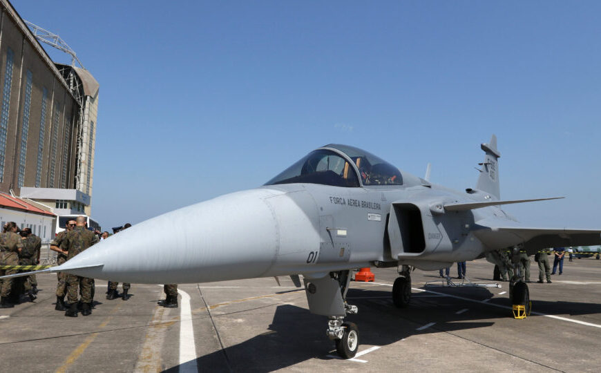 FAB diz à Câmara que precisa de ao menos 66 caças Gripen; Defesa comprou 36