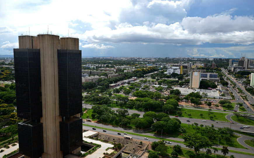 Dívida pública bate R$ 10,8 trilhões e chega a 81,9% do PIB em junho