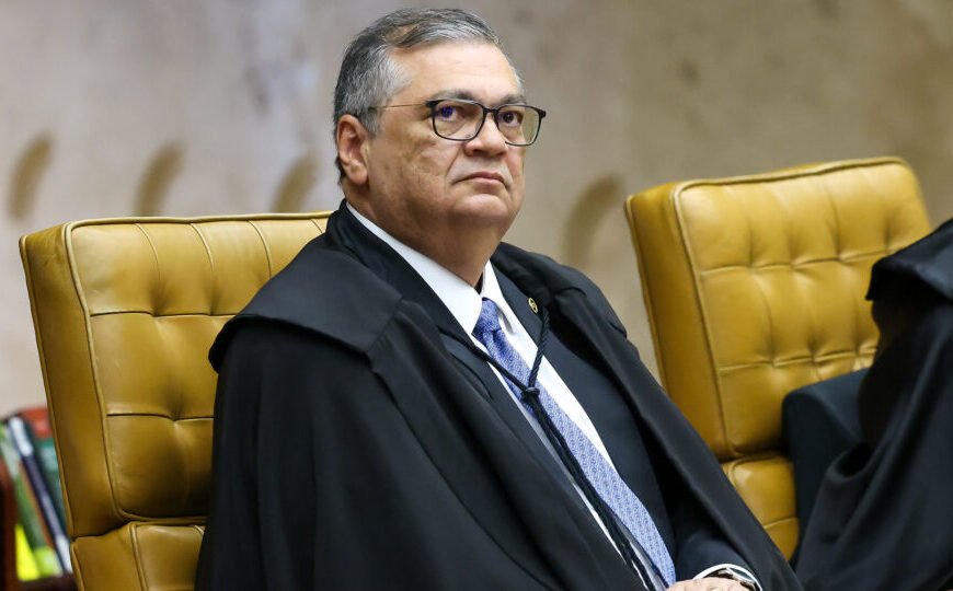 Por que Lulinha virou alvo de três inquéritos da PF ao mesmo tempo?