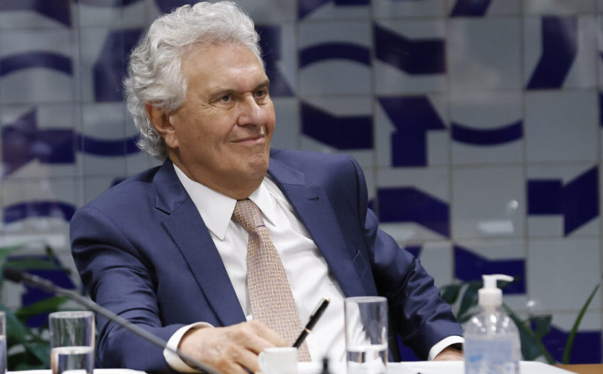 Caiado diz que governo Lula “cooptou” partidos ao explicar falta de apoio no PSD